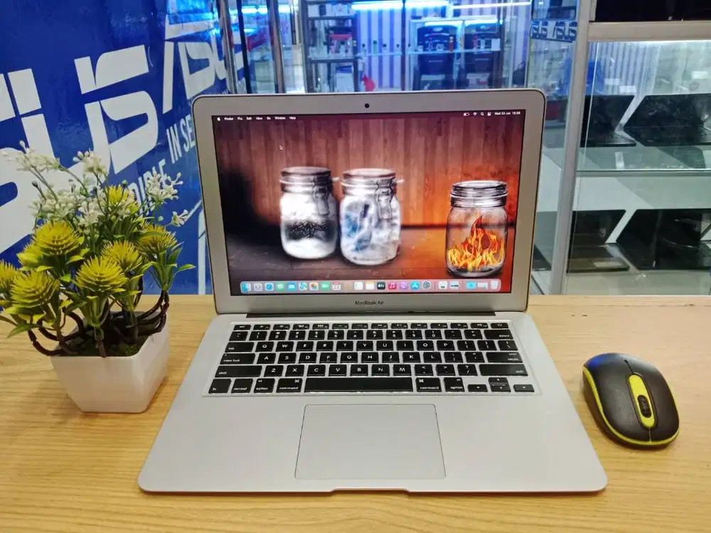 Macbook Air 2015 Intel Core i5 RAM 4GB SSD 256GB MacOs Monterey