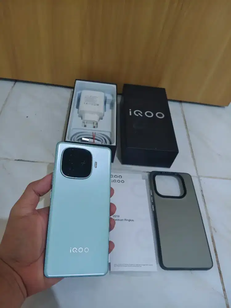 Iqoo z9 12/256 resmi Indonesia