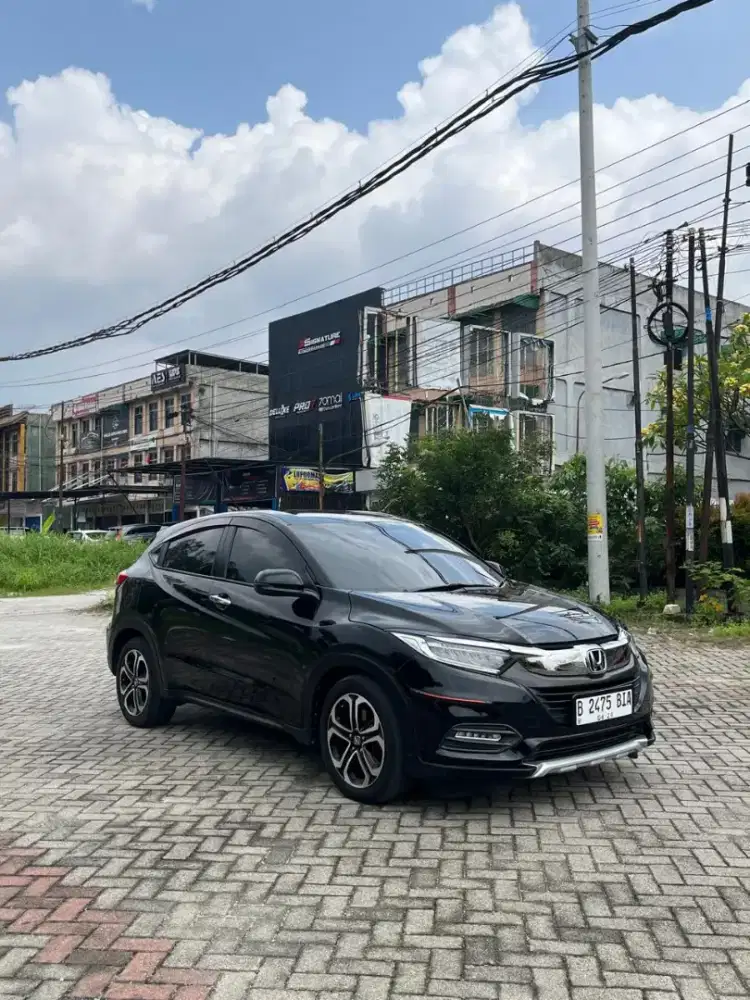 JUAL MOBIL ANAK MUDA MURAH HRV METIC TAHUN TINGGI
