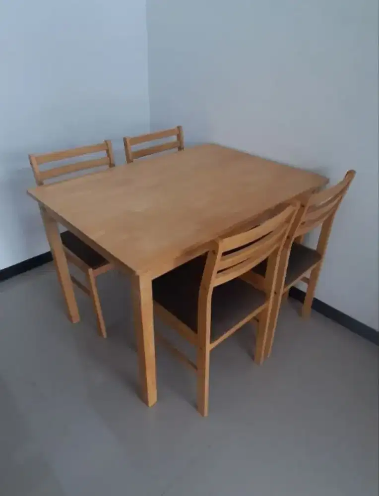 Meja Makan Informa Yericho