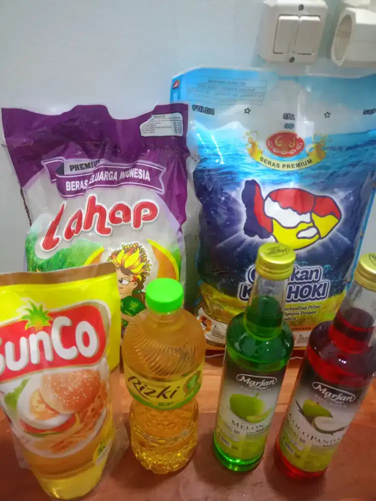 Beras Lahap, Koki Hoki, Sirup Marjan (2 biji), Minyak (2 biji)