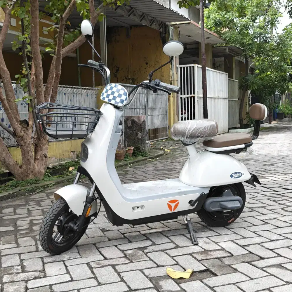SEPEDA LISTRIK YADEA GC10
