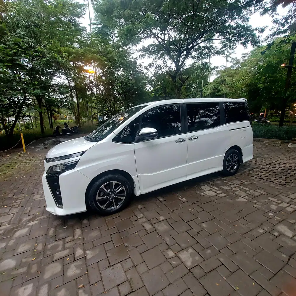 Toyota Voxy 2018 Bensin