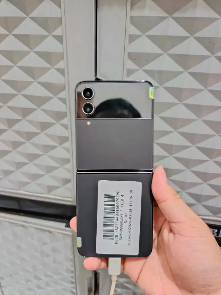 JUAL CEPAT SAMSUNG Z FLIP 4 5G 8/256 GB RESMI SEIN INDONESIA