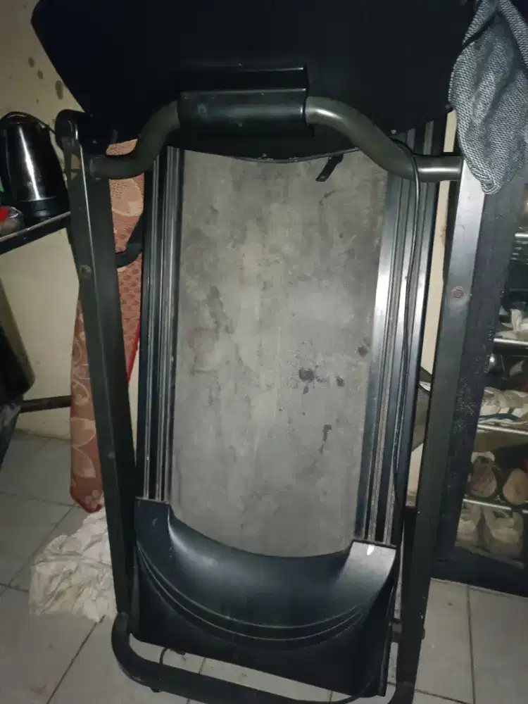 Alat treadmill listrik