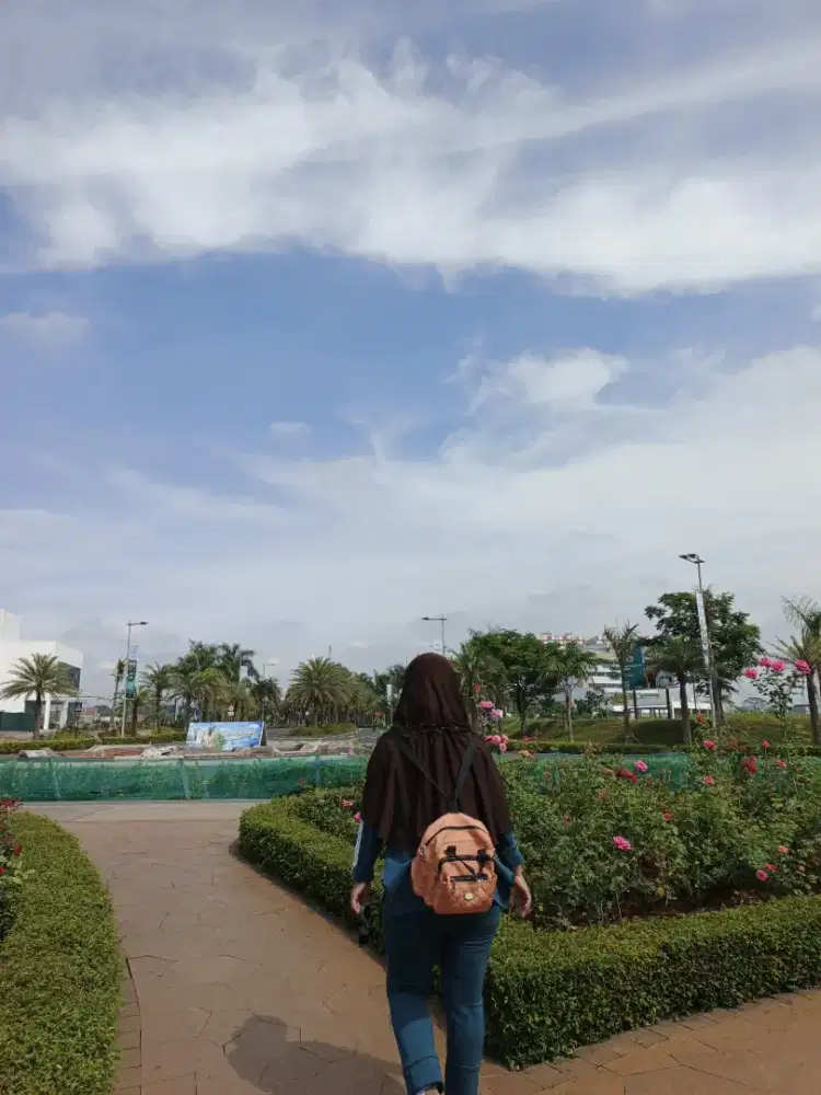 Baju gamis dan kerudung