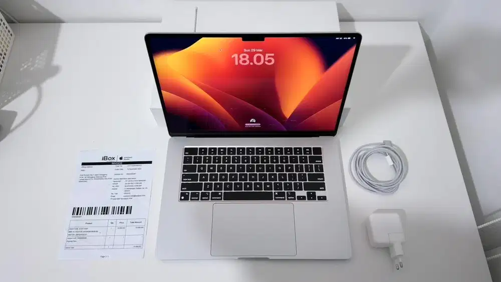 Macbook Air M2 15 inch - silver 8/256 GB