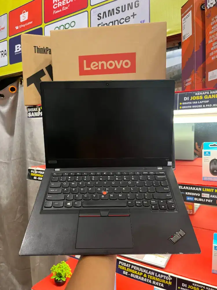 Lenovo X13 Core i7 Siap untuk editing dan multitasking