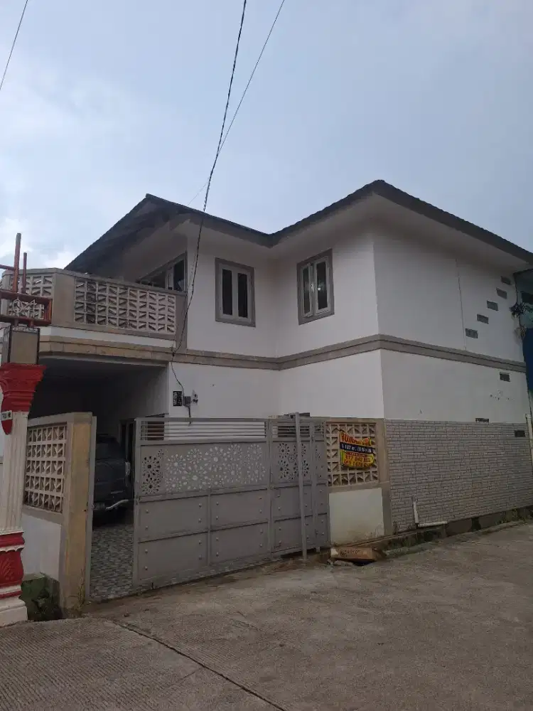 Dijual rumah 2 lantai (hook) (harga nego)