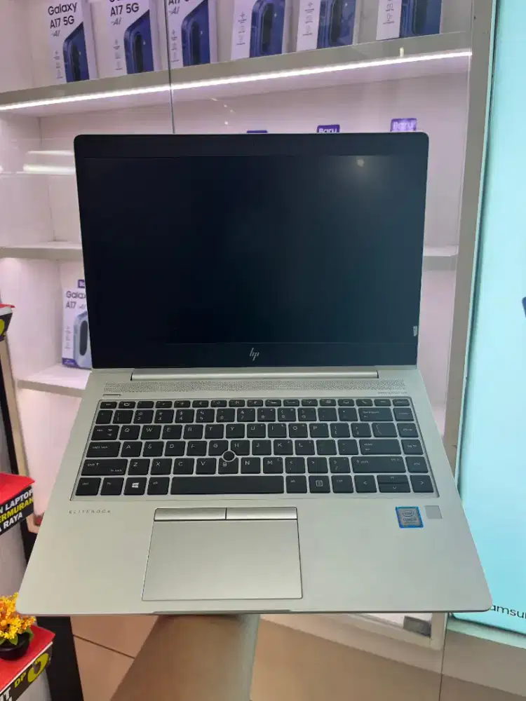 HP  Elitebook 840 Siap untuk editing dan multitasking dengan