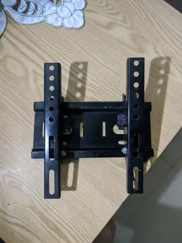 Bracket Dinding TV 16 sd 32 Inch