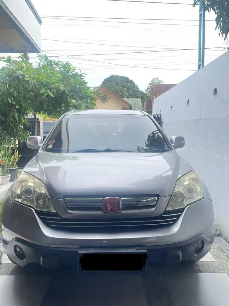 Honda CR-V tahun 2008 warna silver