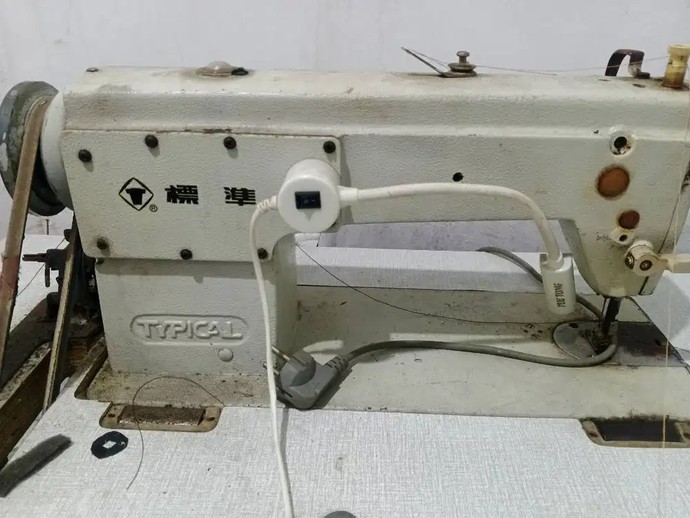 2 Set Mesin Jahit TYPICAL