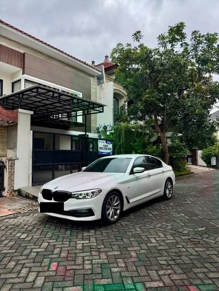 BMW 520i Luxury G30 NIK 2018 White on Cognac Mesin B48