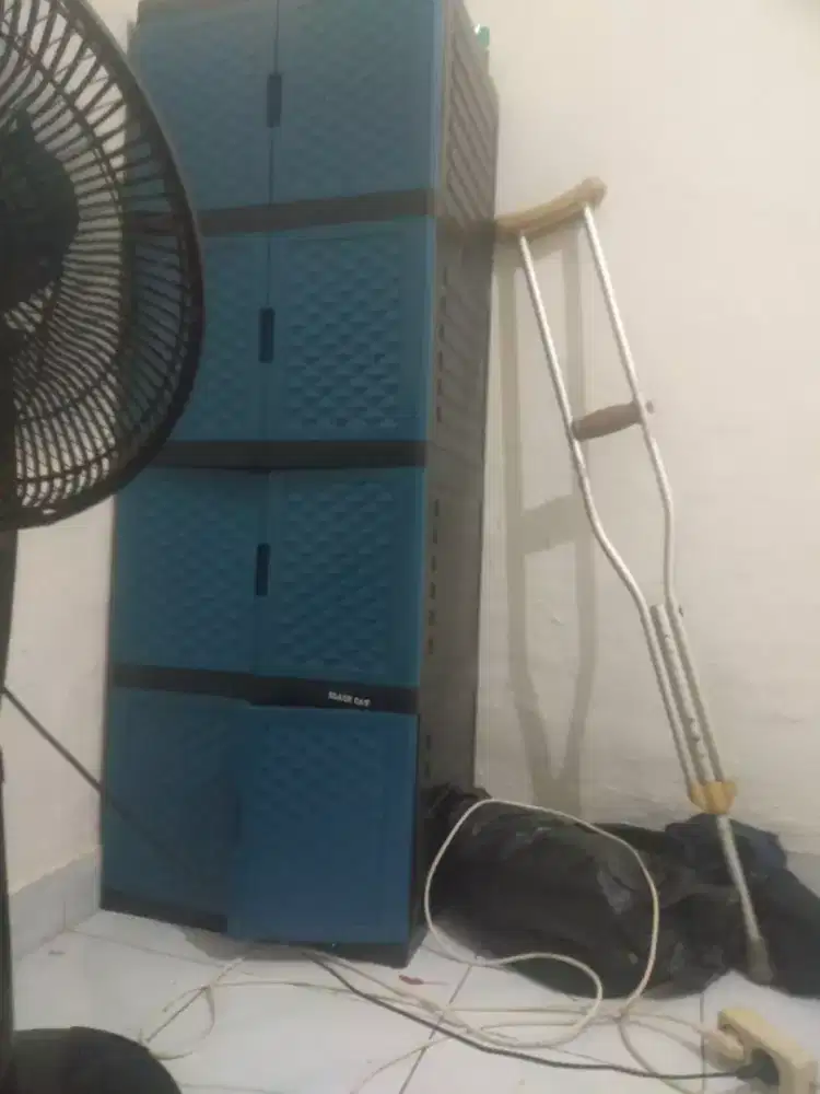 Lemari plastik 4 tingkat