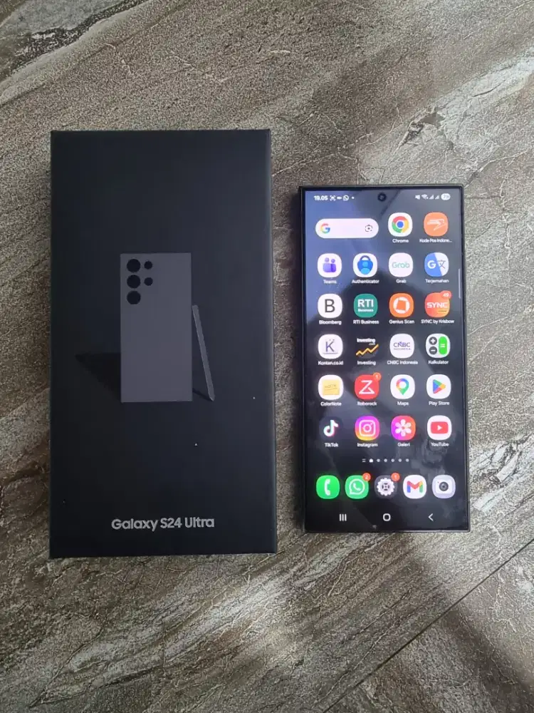 Samsung s24 ultra 12/1 Tera mulus like new