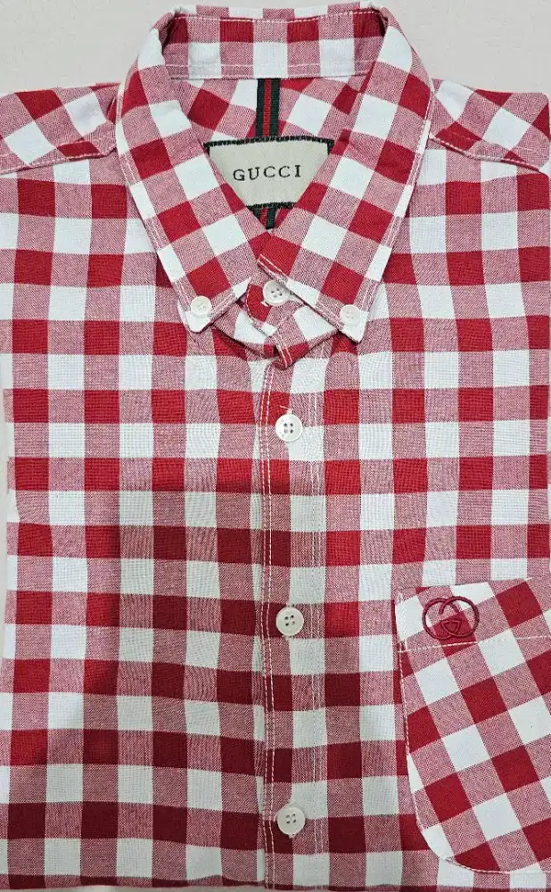 Jual hem lengan pendek, warna merah kotak kotak, merek Gucci.