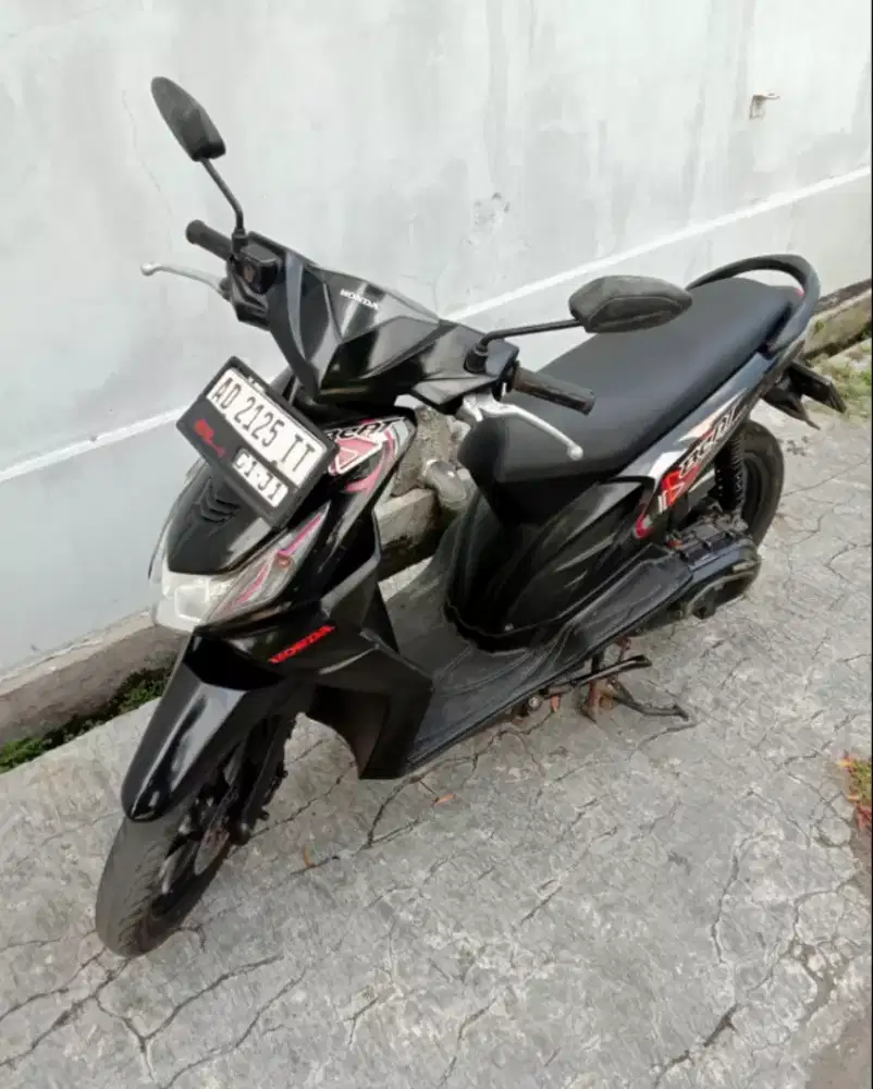 TT/jual HONDA BEAT Lengkap NormaL pajak plat baru