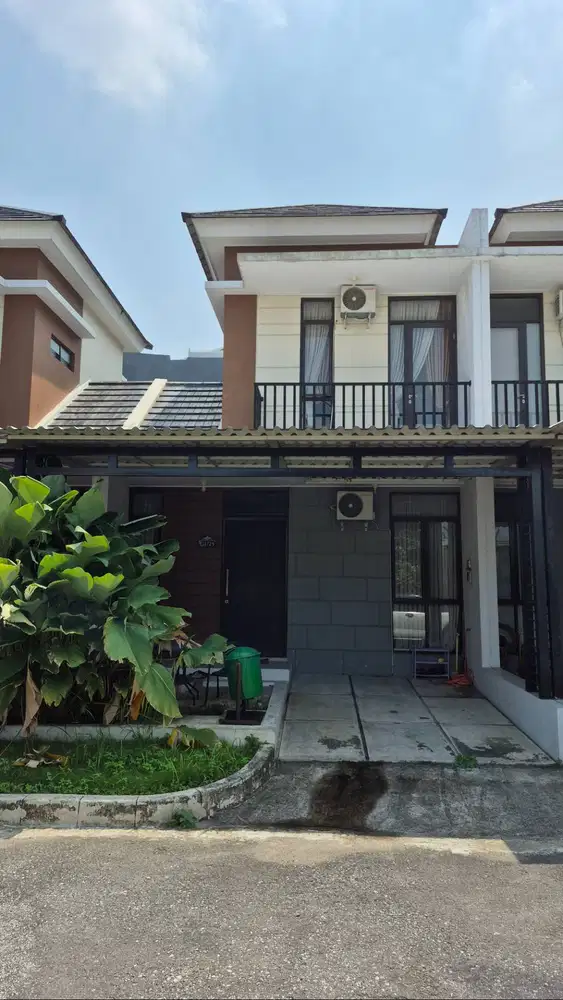 Jual Rumah Grahayana 2 Lantai Galuh Mas Lokasi Strategis
