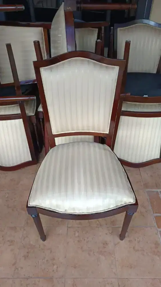 Jual kursi second kondisi ok, Lok Pamulang barat, Tangsel