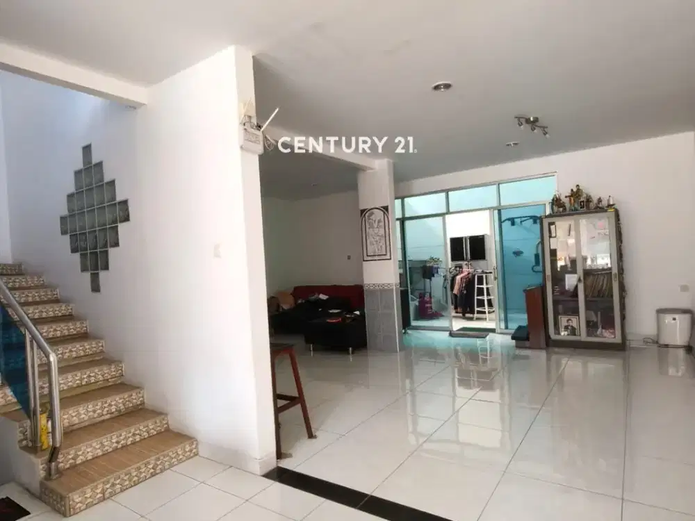 Rumah 2 Lantai Taman Modern Cakung Renovasi Full  Baja Ringan