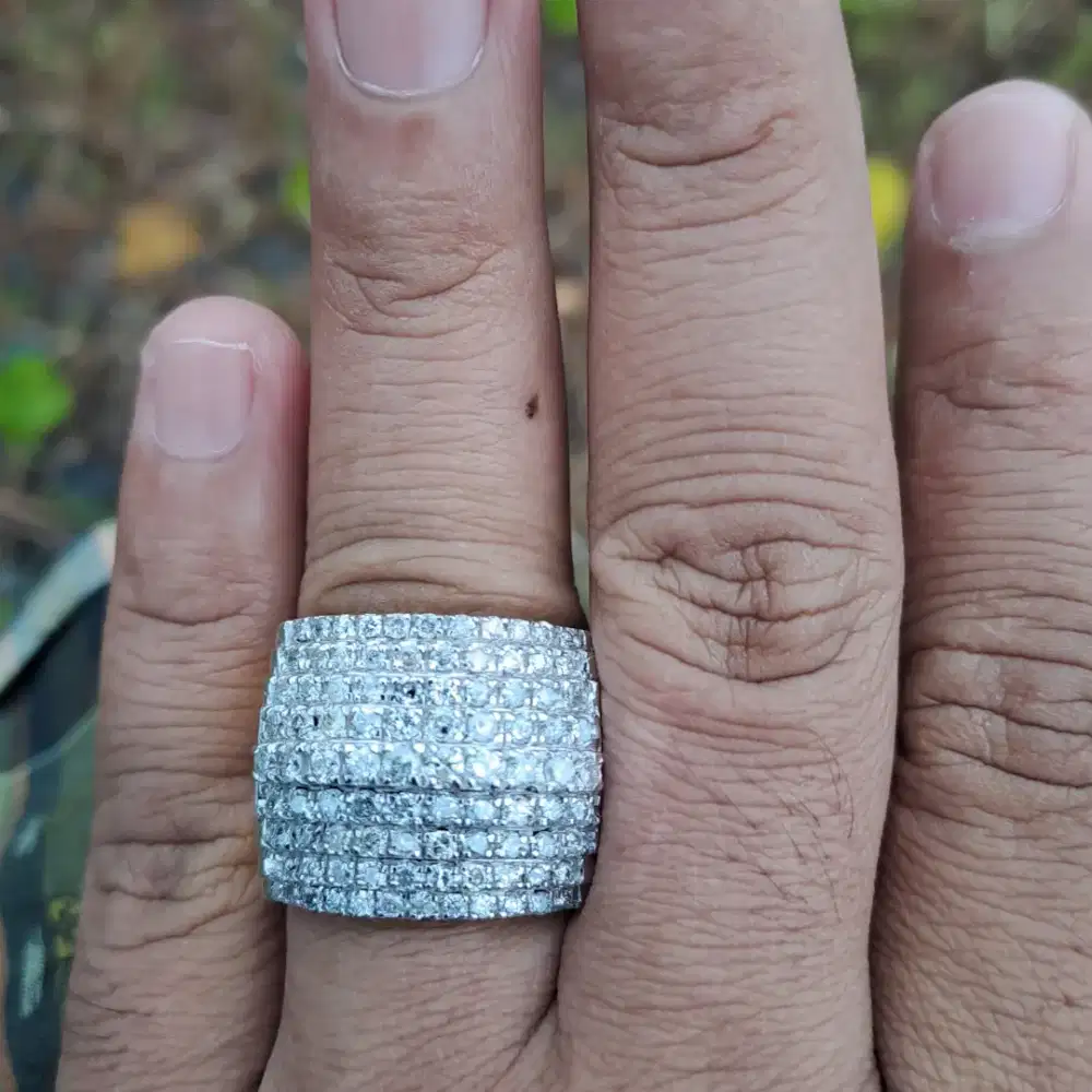 Perhiasan cincin berlian