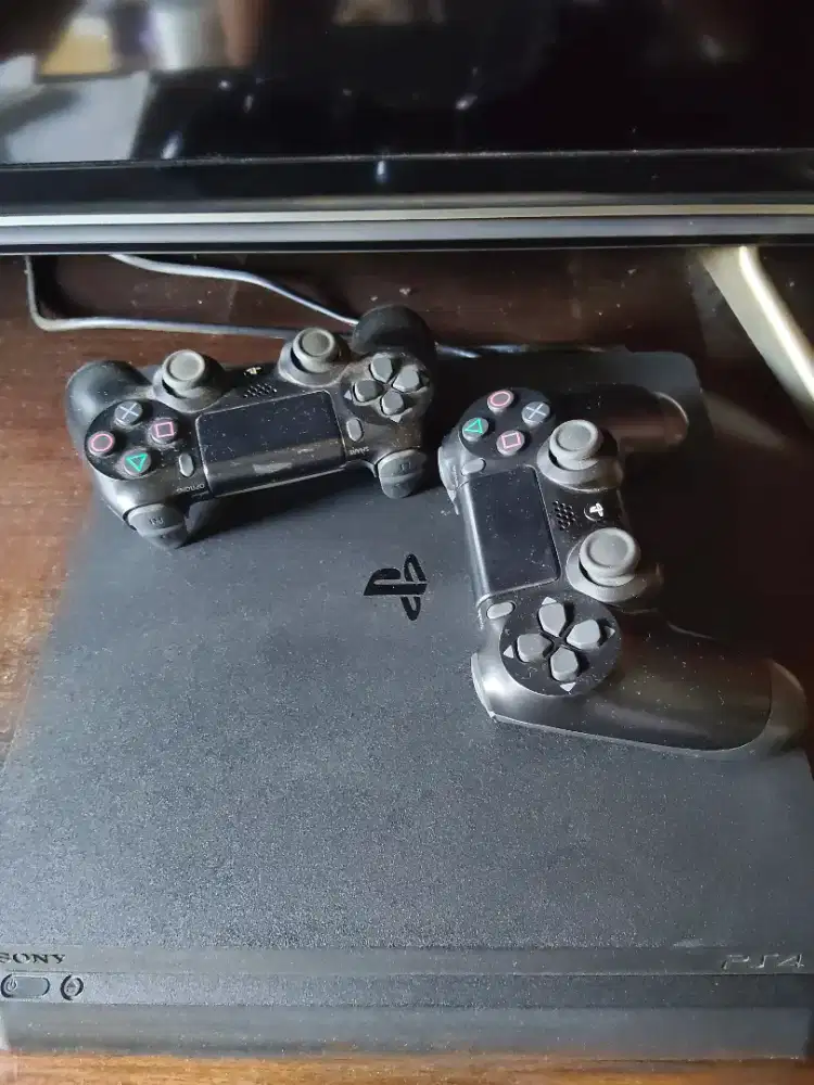 PS4 Slim 1TB Ori 2 Stik Fullset Siap Main