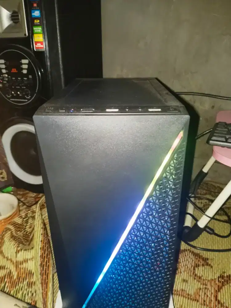 KOMPUTER PC + AKSESORIS SEPAKET MASIH BARU MURAH