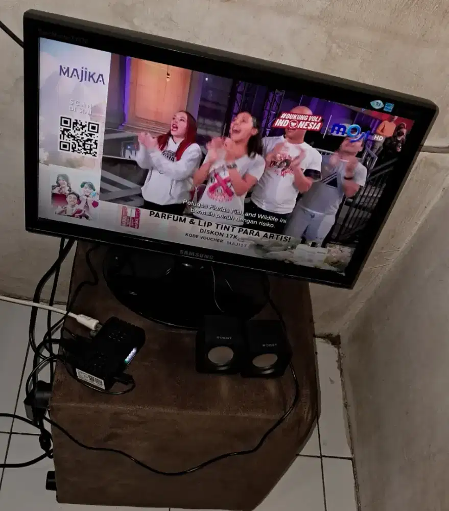 Monitor samsung 18.5 + stb + antena venus cabe rawit