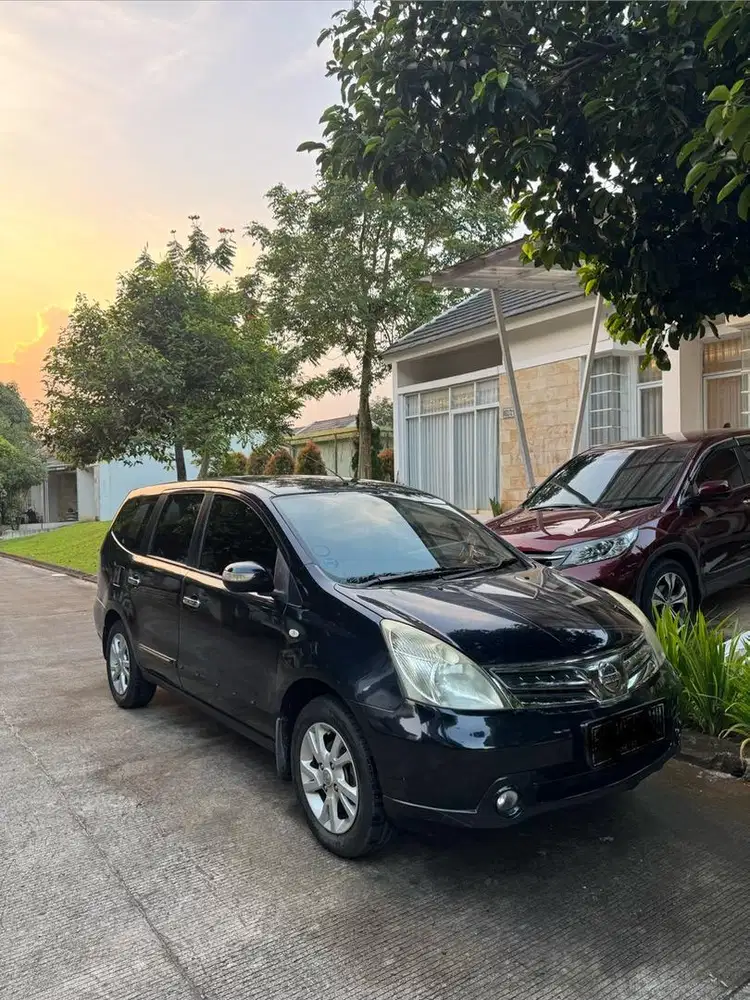 Nissan Grand livina 2011 Bensin