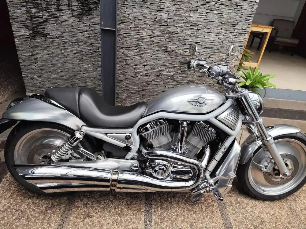 Harley VRod Aniversarry 100 th Low KM