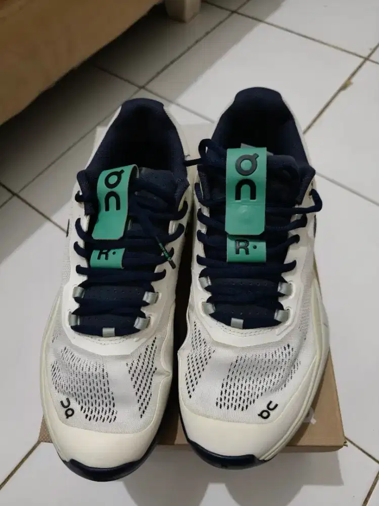 The Roger Pro Undyed - White | Aloe
Size 45