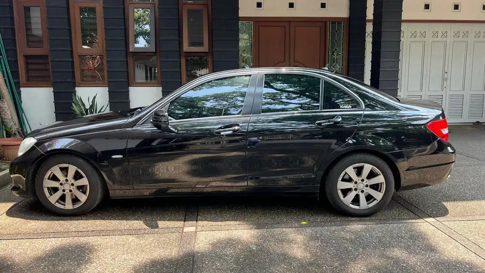 Mercedes-Benz C200 2012 Bensin