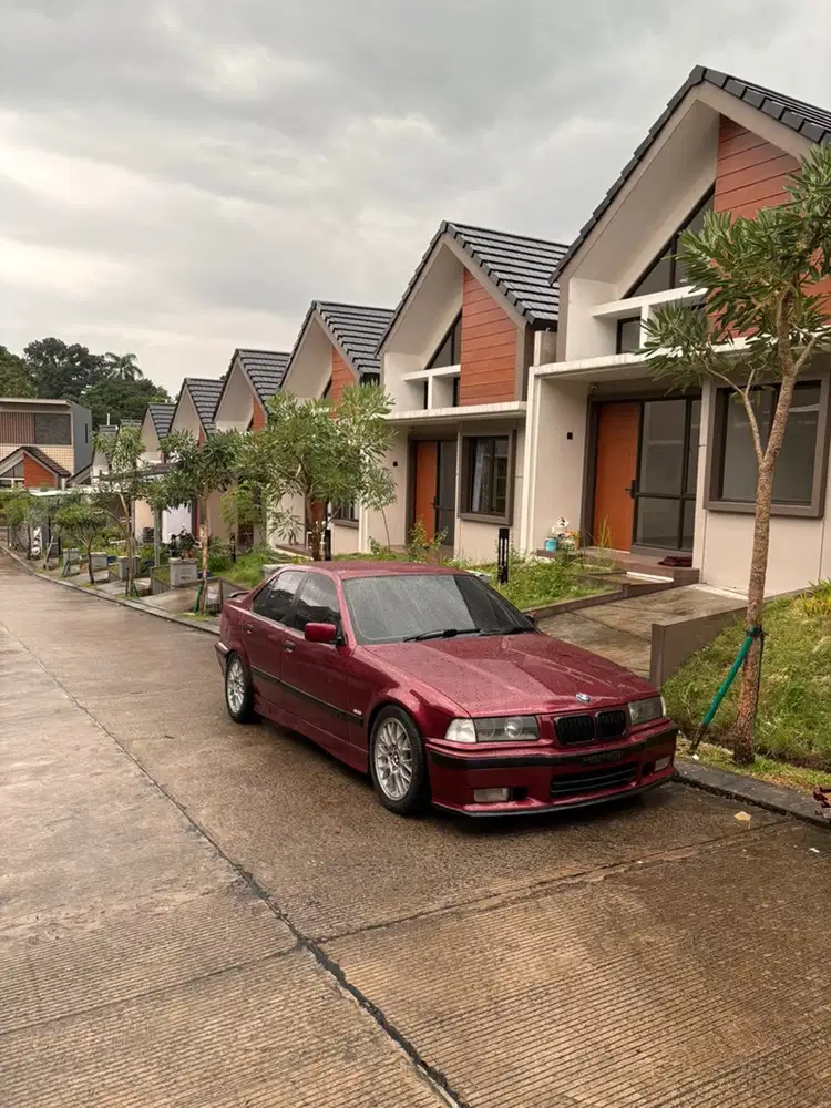 BMW 323i 1997 Bensin