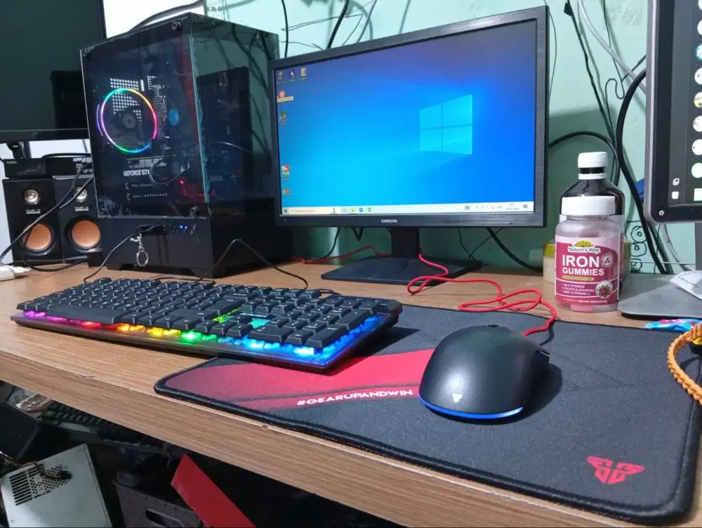 1 Set Komputer core i5 + GTX 1650 gddr6 + Monitor samsung hdmi