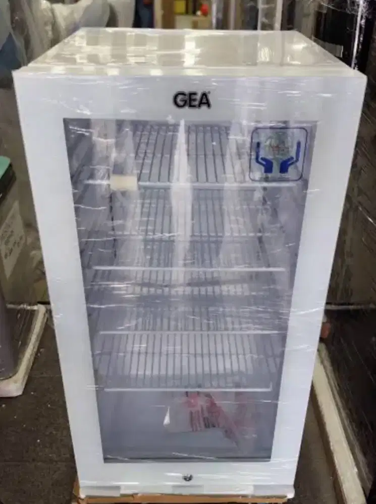 GEA Showcase Portable Mini Bar 92L EXPO-90FD Display Cooler EXPO 90FD