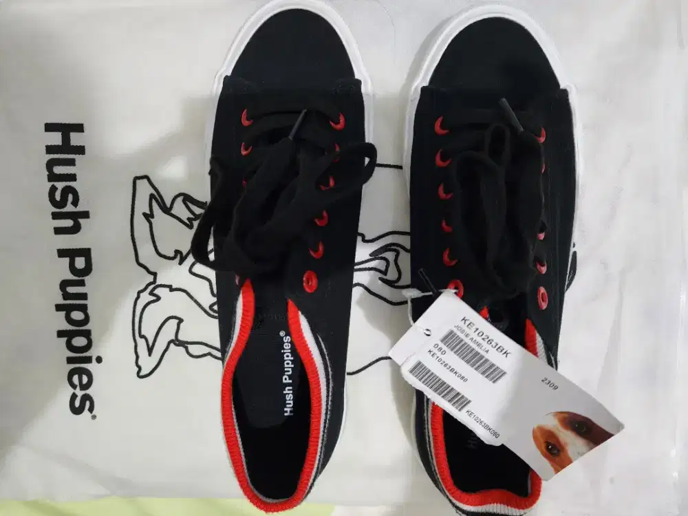 Sepatu cewek hush pupies baru gres
