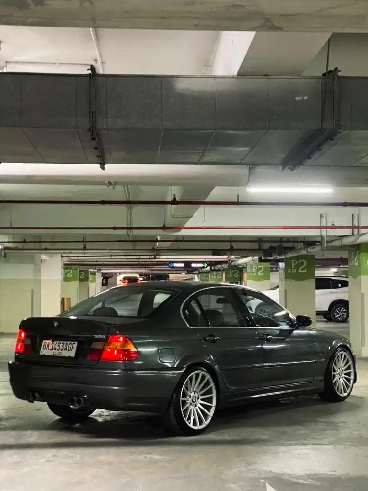 BMW E46 325i siap harian