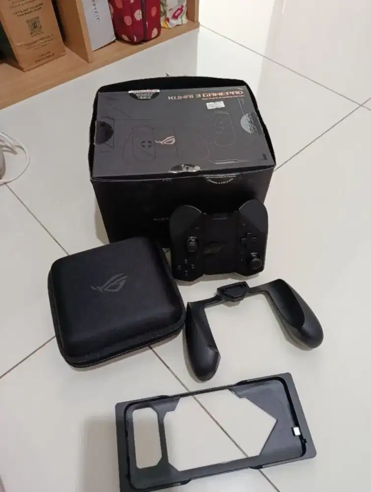 ROG Kunai 3 gamepad for ROG 6