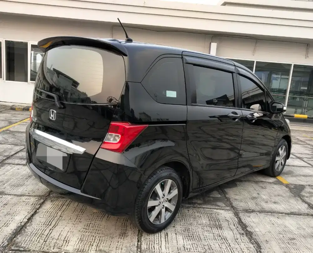 Honda Freed PSD 1.5 AT 2013 mobil simpanan