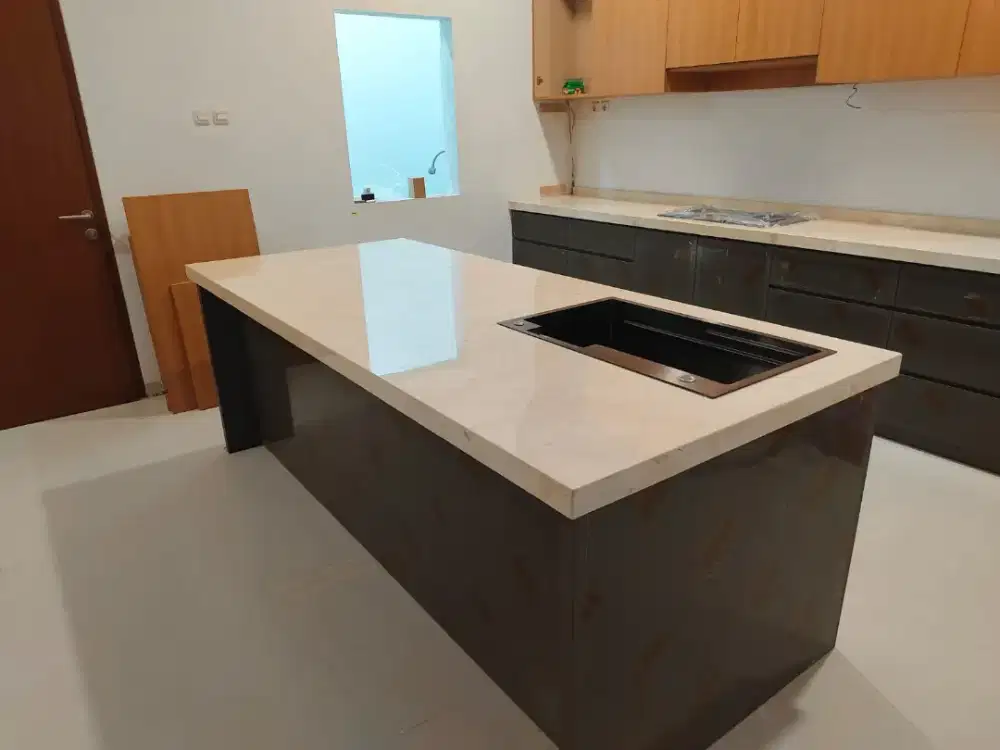 Top table marmer ujung pandang cream