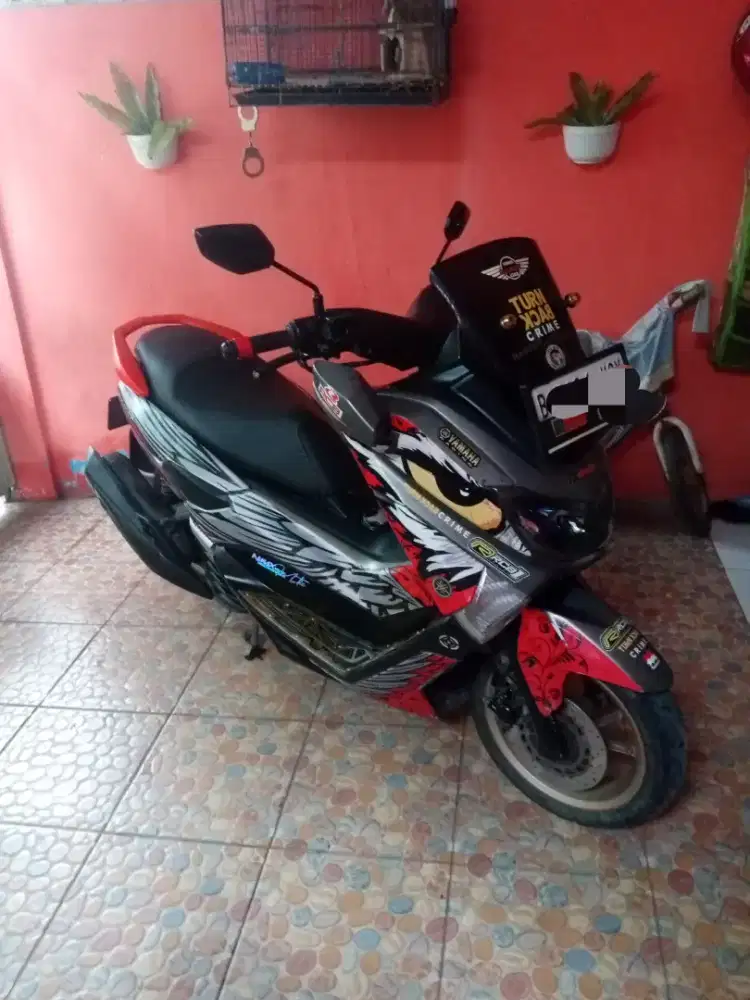 MOTOR YAMAHA NMAX OLD 2019 WARNA ABU-ABU.