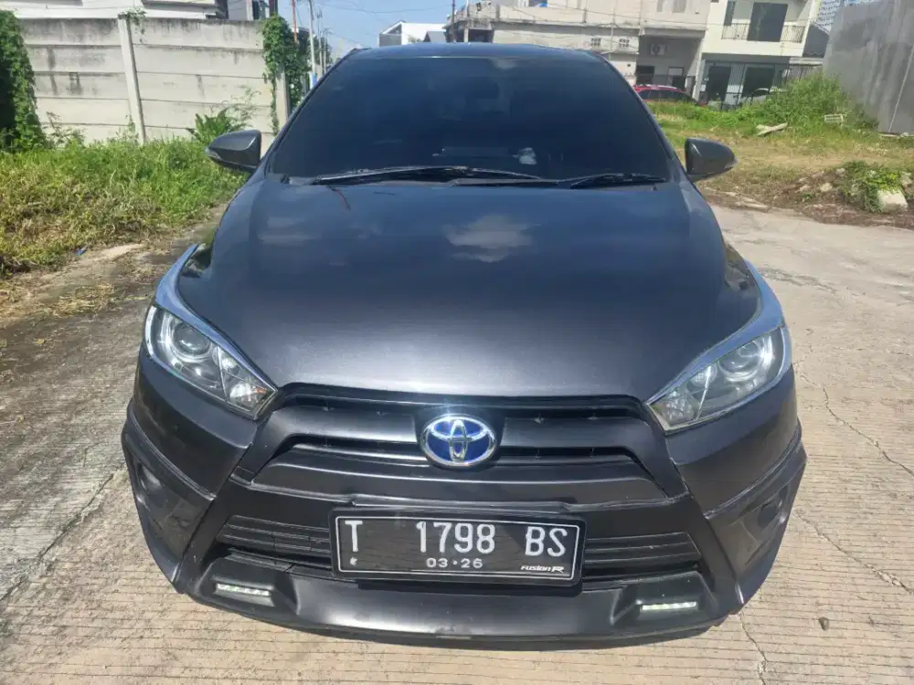 Dijual Toyota Yaris TRD Sportivo AT 2015 grey