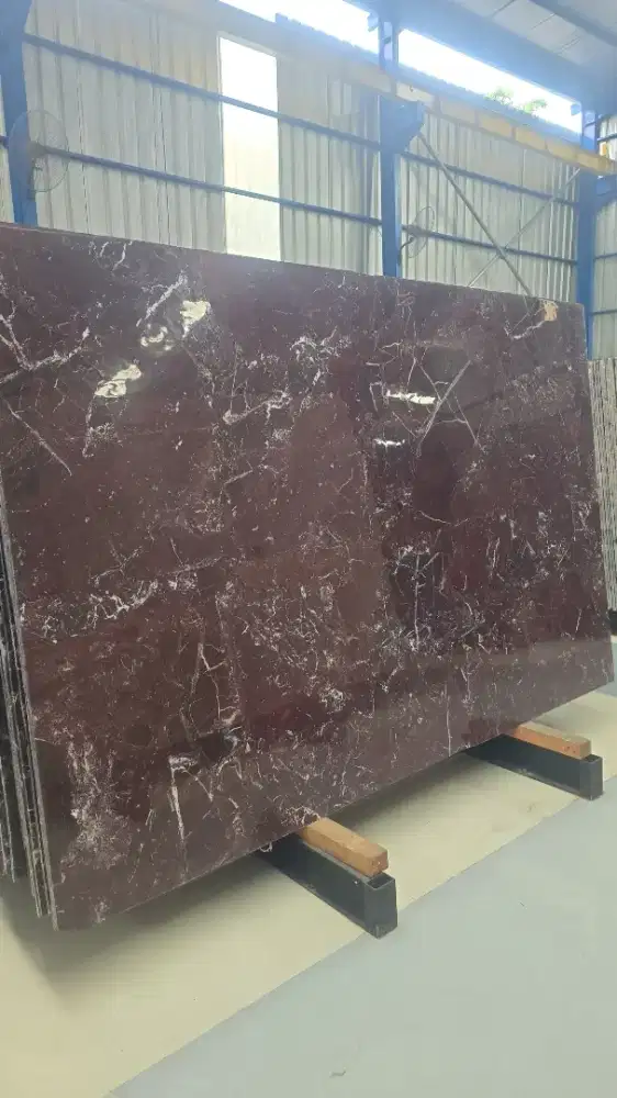 Marmer red levanto lembaran