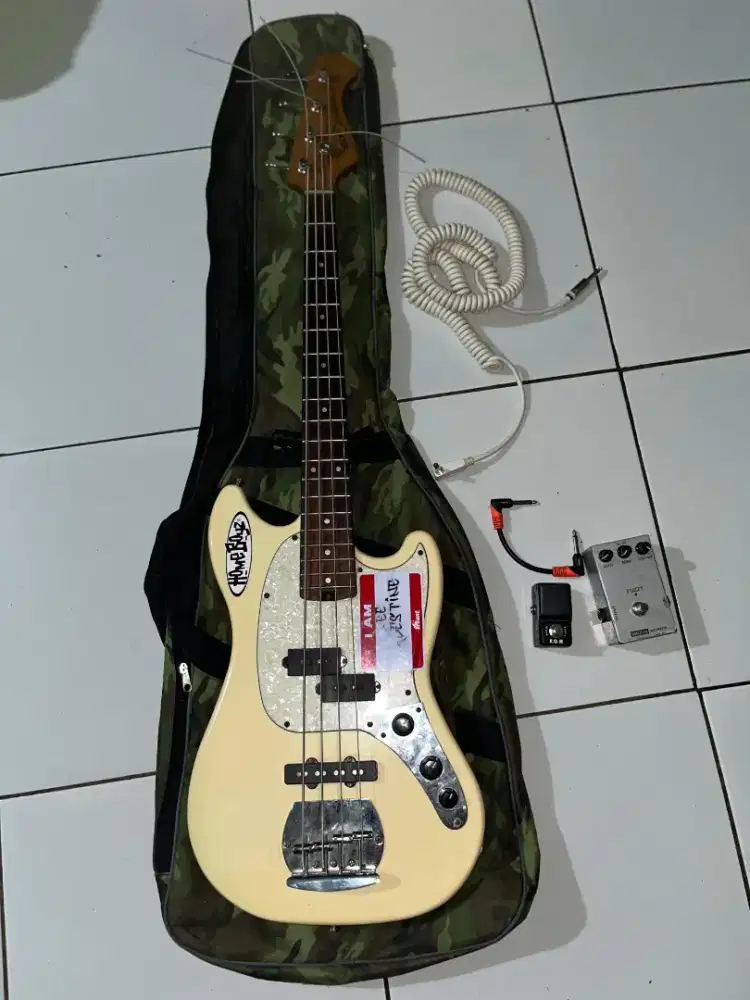 Bass gitar, preamp, efek, jack