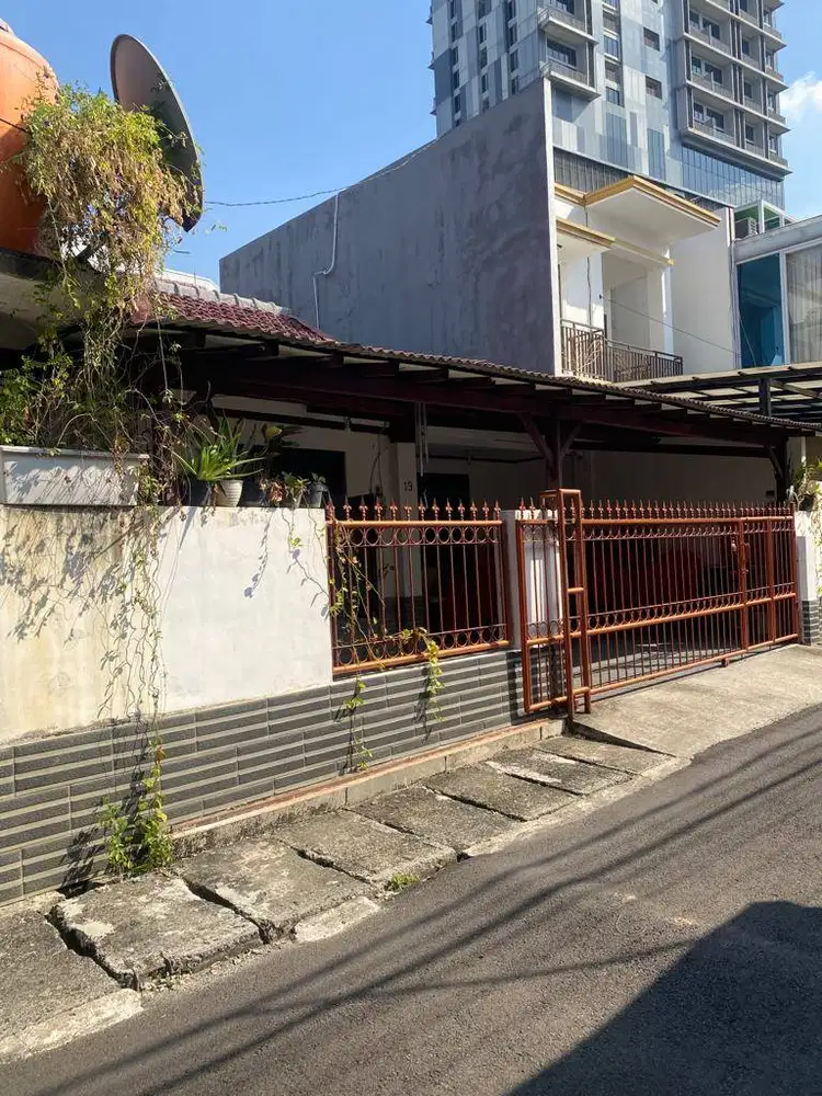 Disewa RumahTebetBarat dekat LRT, PasarTebet, Pintu Tol,PatungPancoran