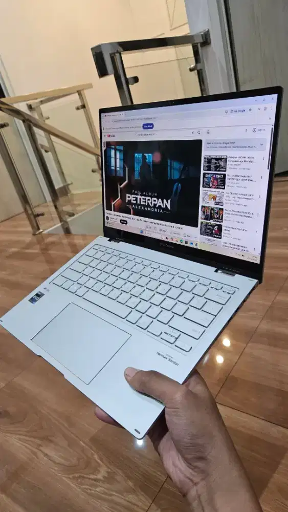 Dijual Laptop Asus Zenbook Flip 14 Oled
