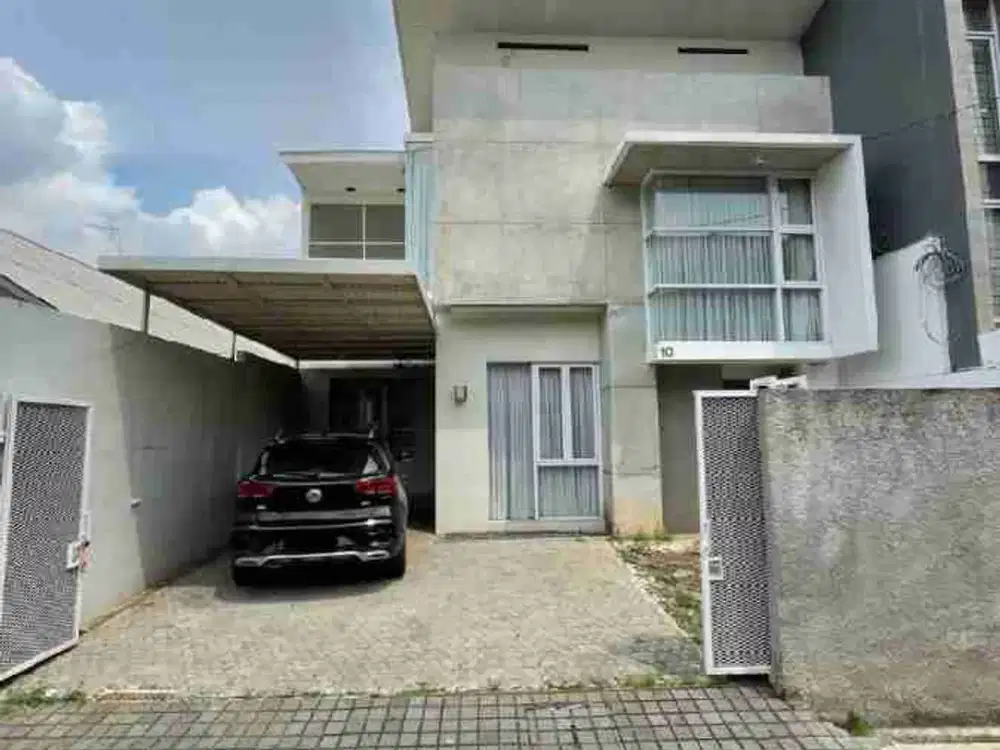 RUMAH TEBET BARAT JAKARTA SELATAN