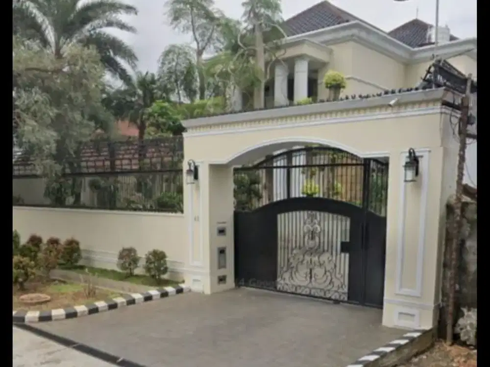 Dijual Rumah Luxury Eksklusif Old Money Stye di Lawang Malang