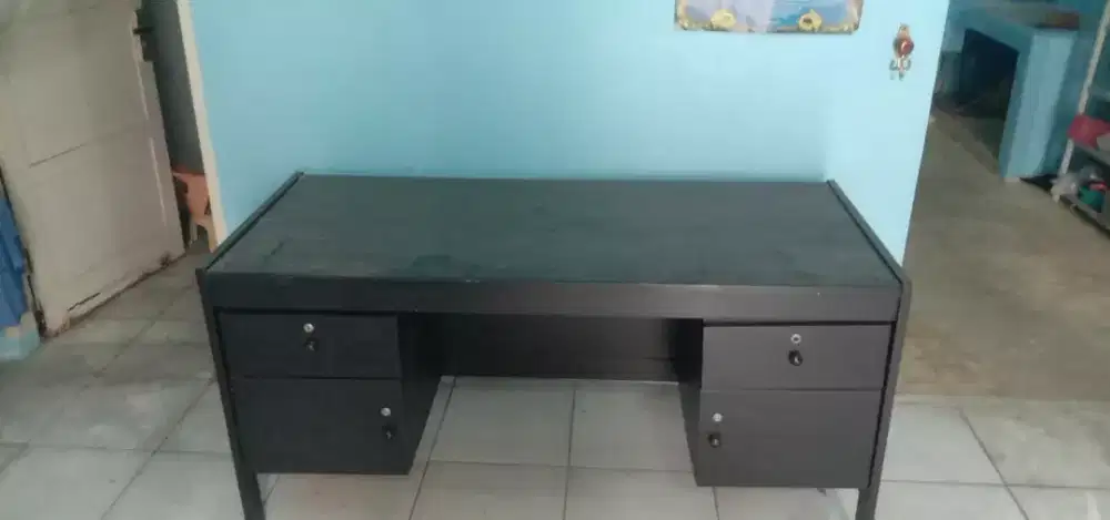 Furniture rumah tangga